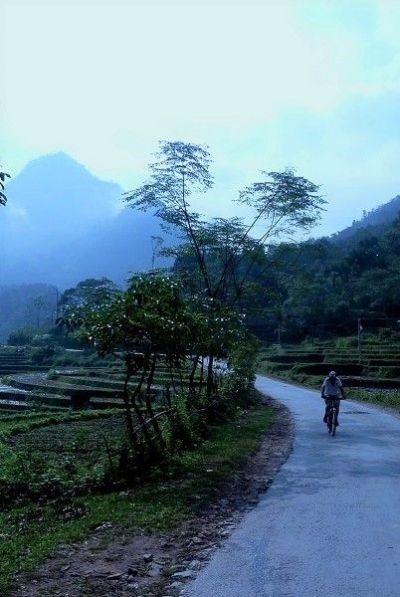 Jean Mc Arthur and Andrew Credland Cycling on the  tour with redspokes